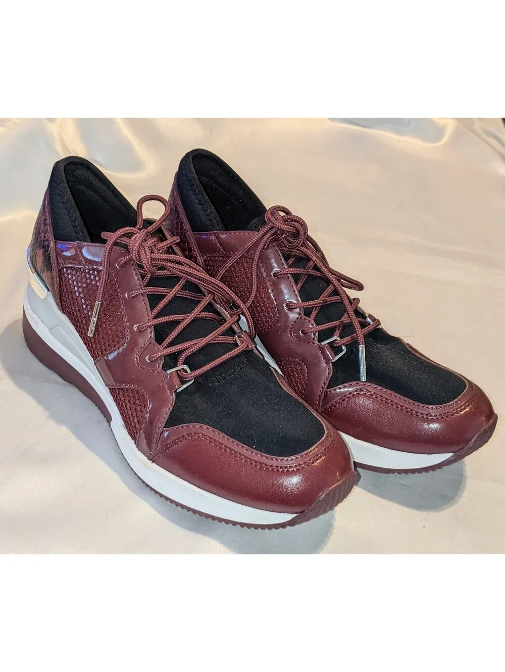 Michael Kors Liv Women's Burgundy Wedge Sneakers Trainers HJ19F Size 7 M EUC